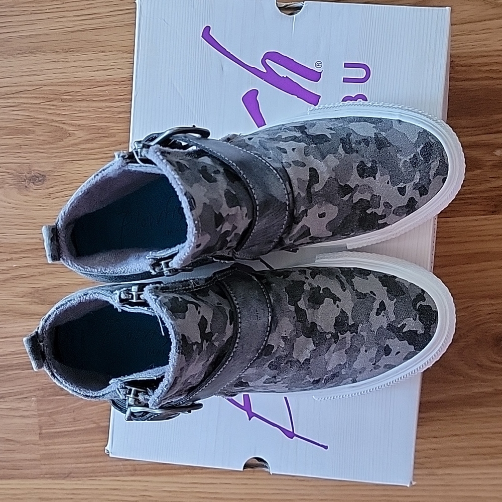 Blowfish Malibu Camouflage Sneakers